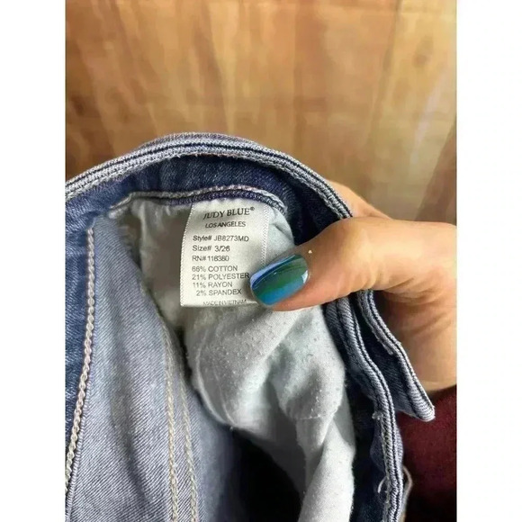 Judy Blue Distressed Lightwash Relaxed Fit Skinny Jeans Size 3/26 - Picture 5 of 8
